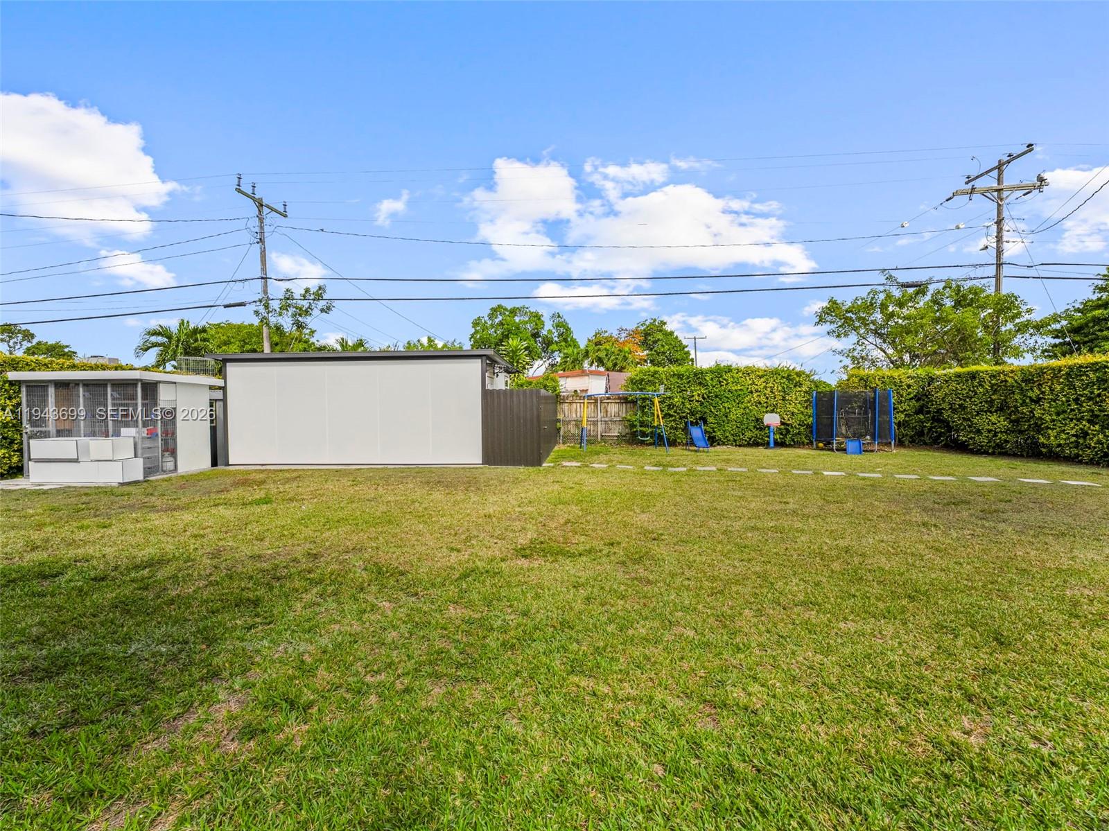 11401 SW 56th St, Miami FL 33165