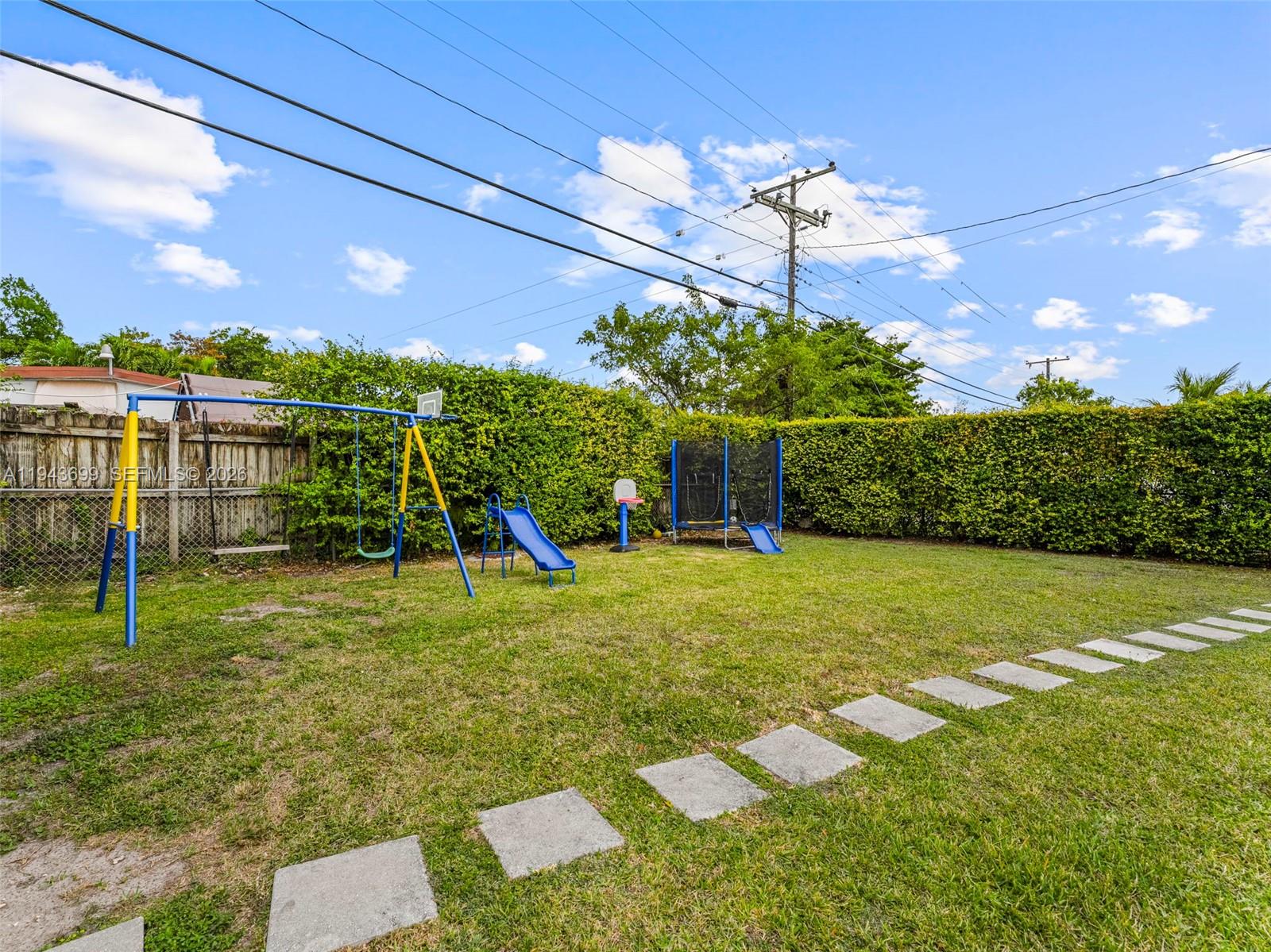 11401 SW 56th St, Miami FL 33165