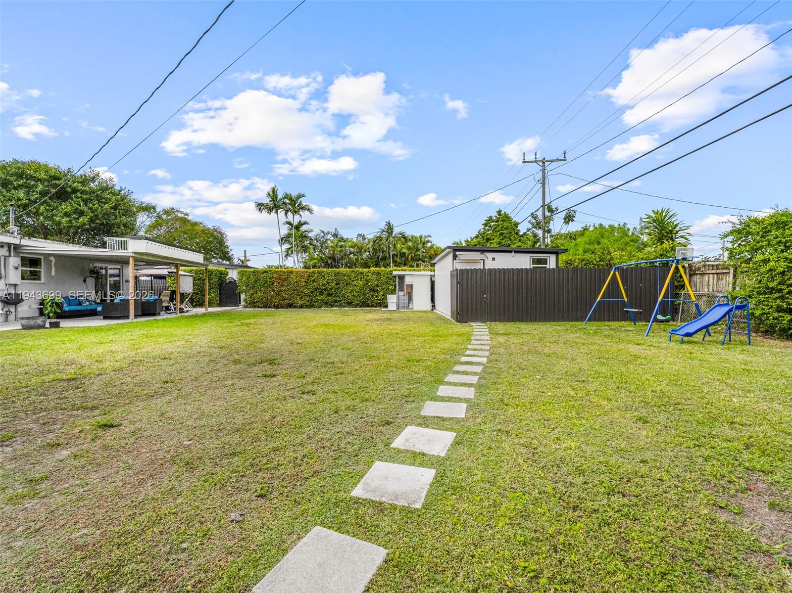 11401 SW 56th St, Miami FL 33165