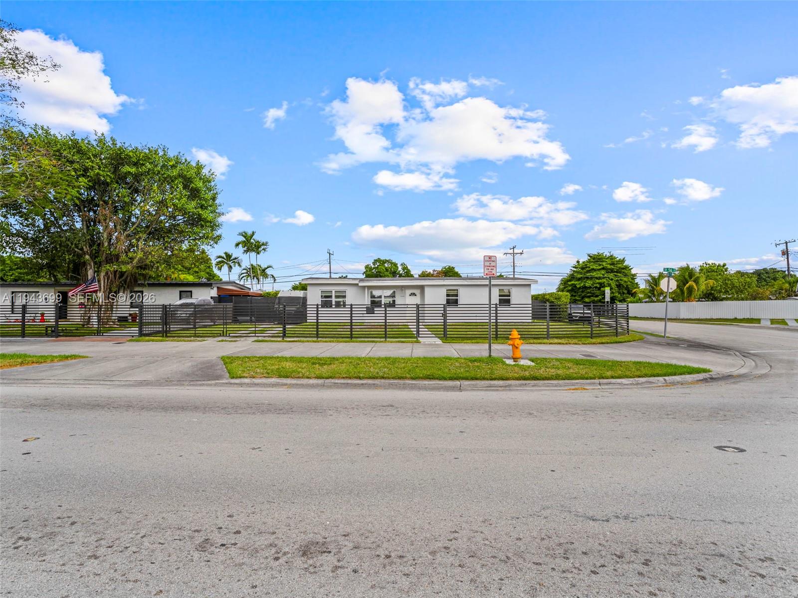 11401 SW 56th St, Miami FL 33165