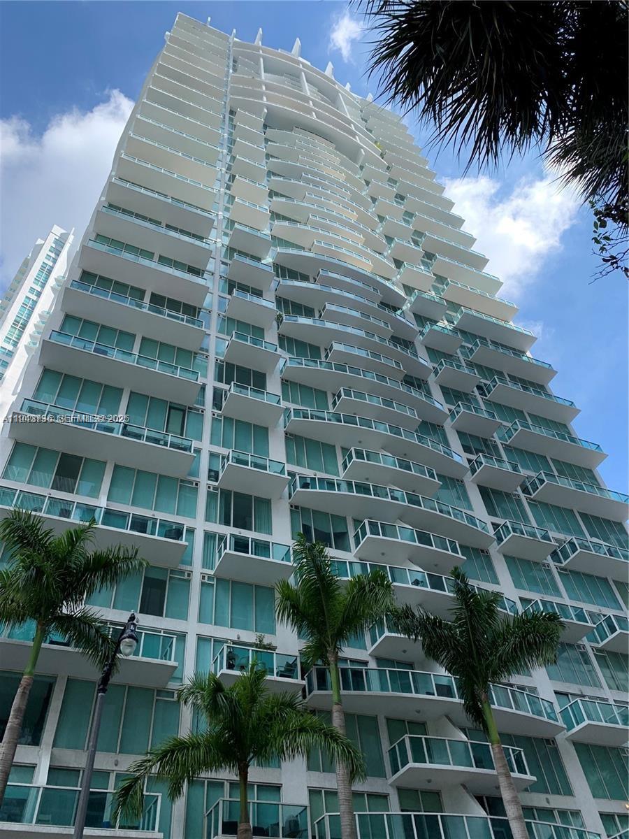 41 SE 5th St #2010, Miami FL 33131