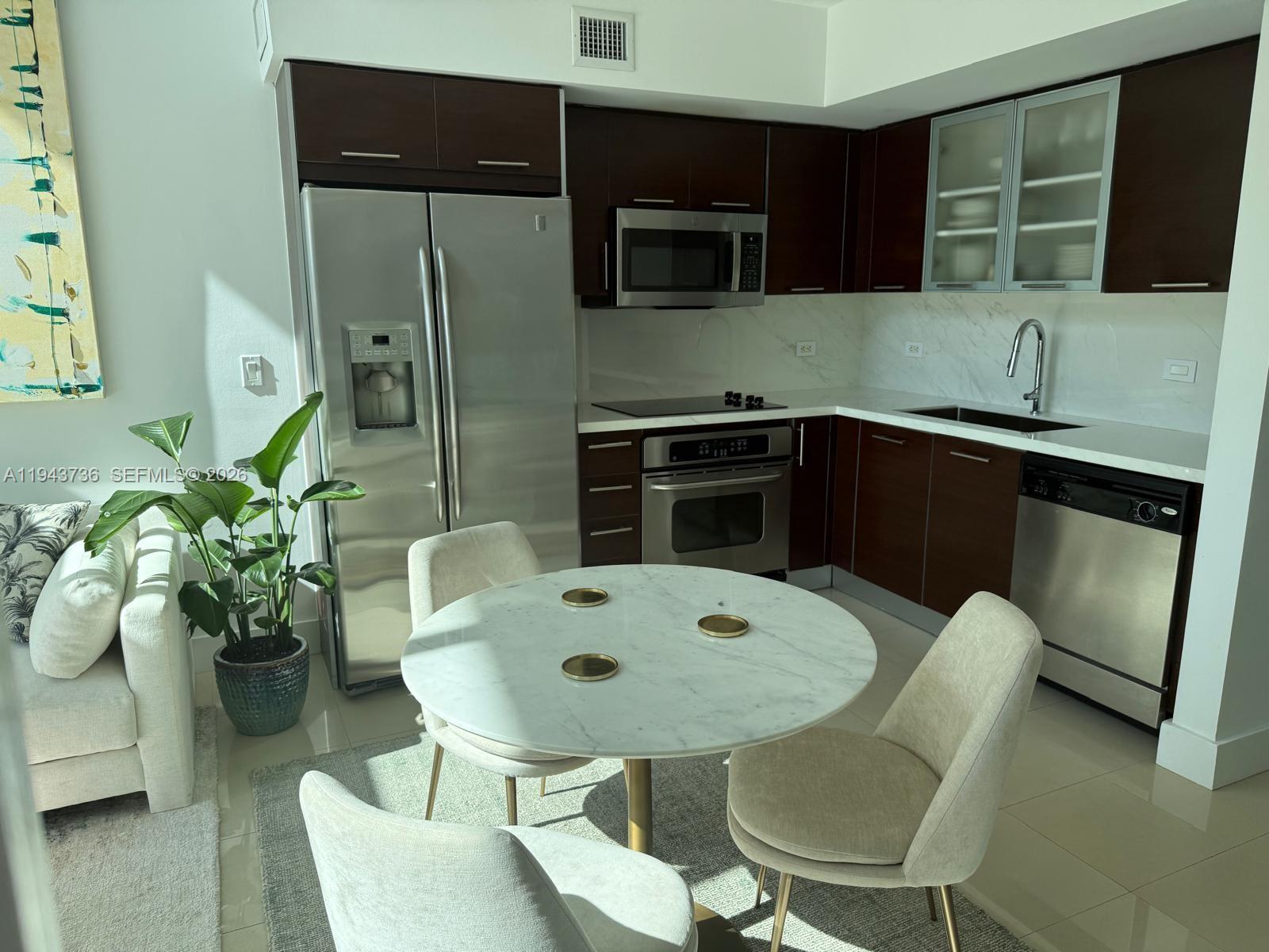 41 SE 5th St #2010, Miami FL 33131