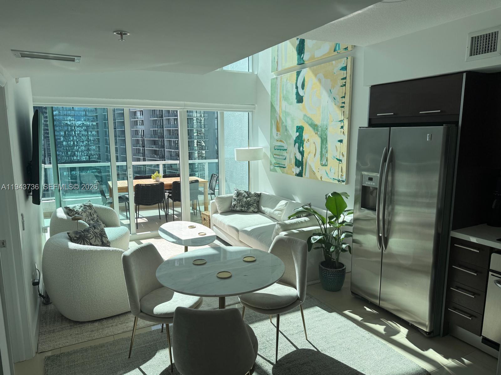 41 SE 5th St #2010, Miami FL 33131