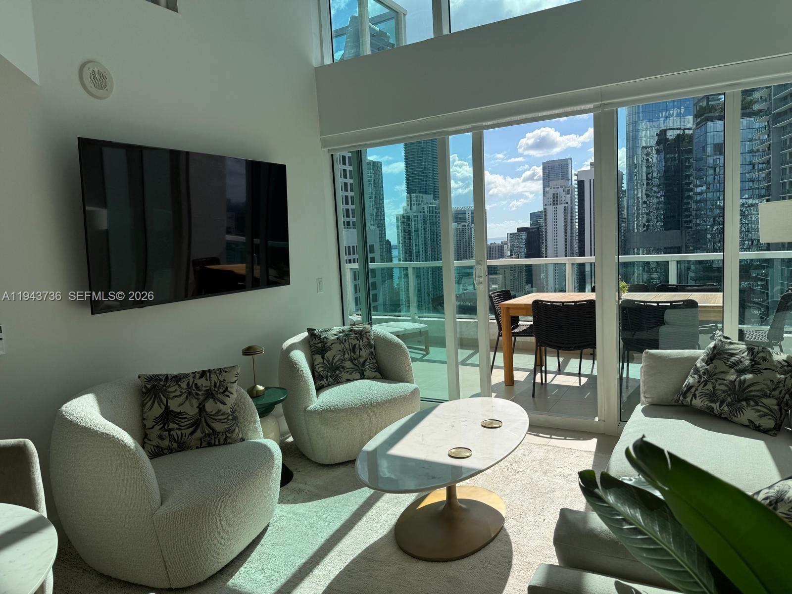41 SE 5th St #2010, Miami FL 33131