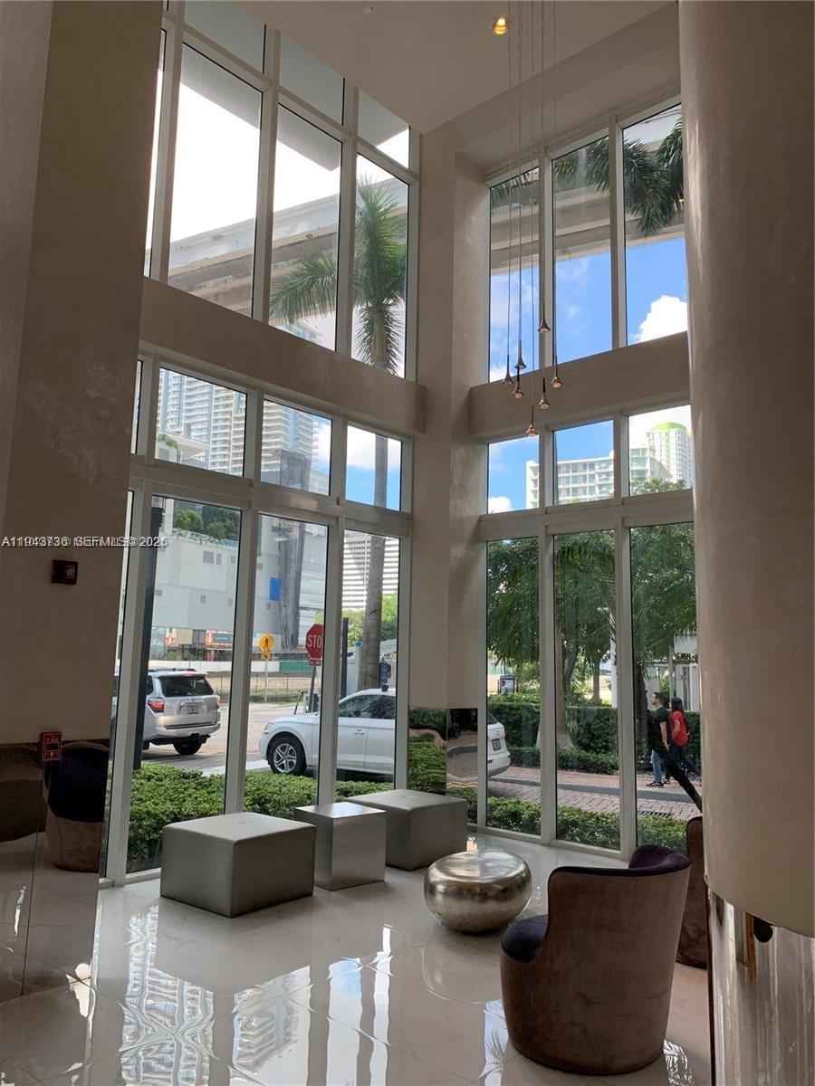 41 SE 5th St #2010, Miami FL 33131