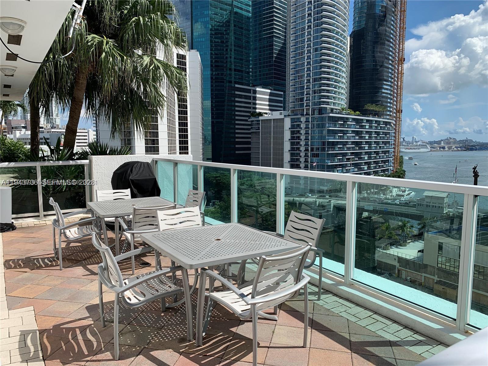 41 SE 5th St #2010, Miami FL 33131
