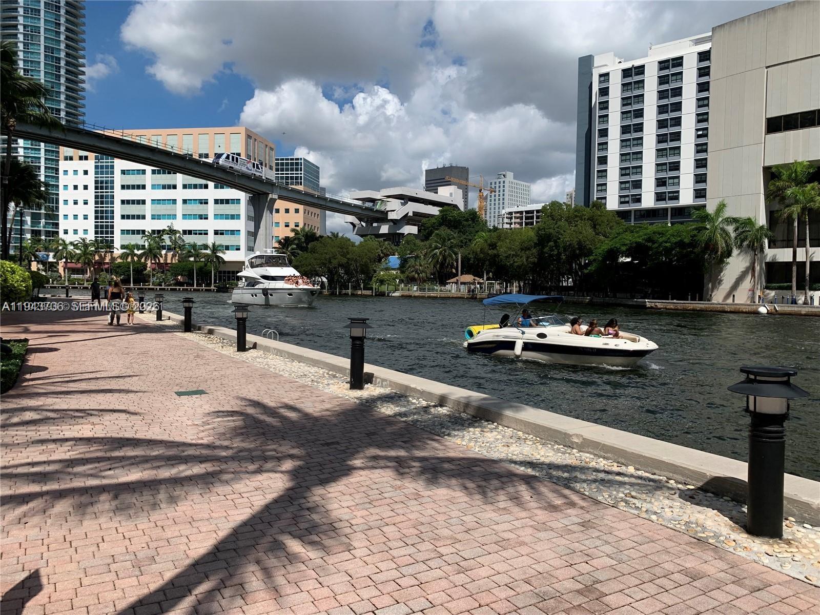41 SE 5th St #2010, Miami FL 33131