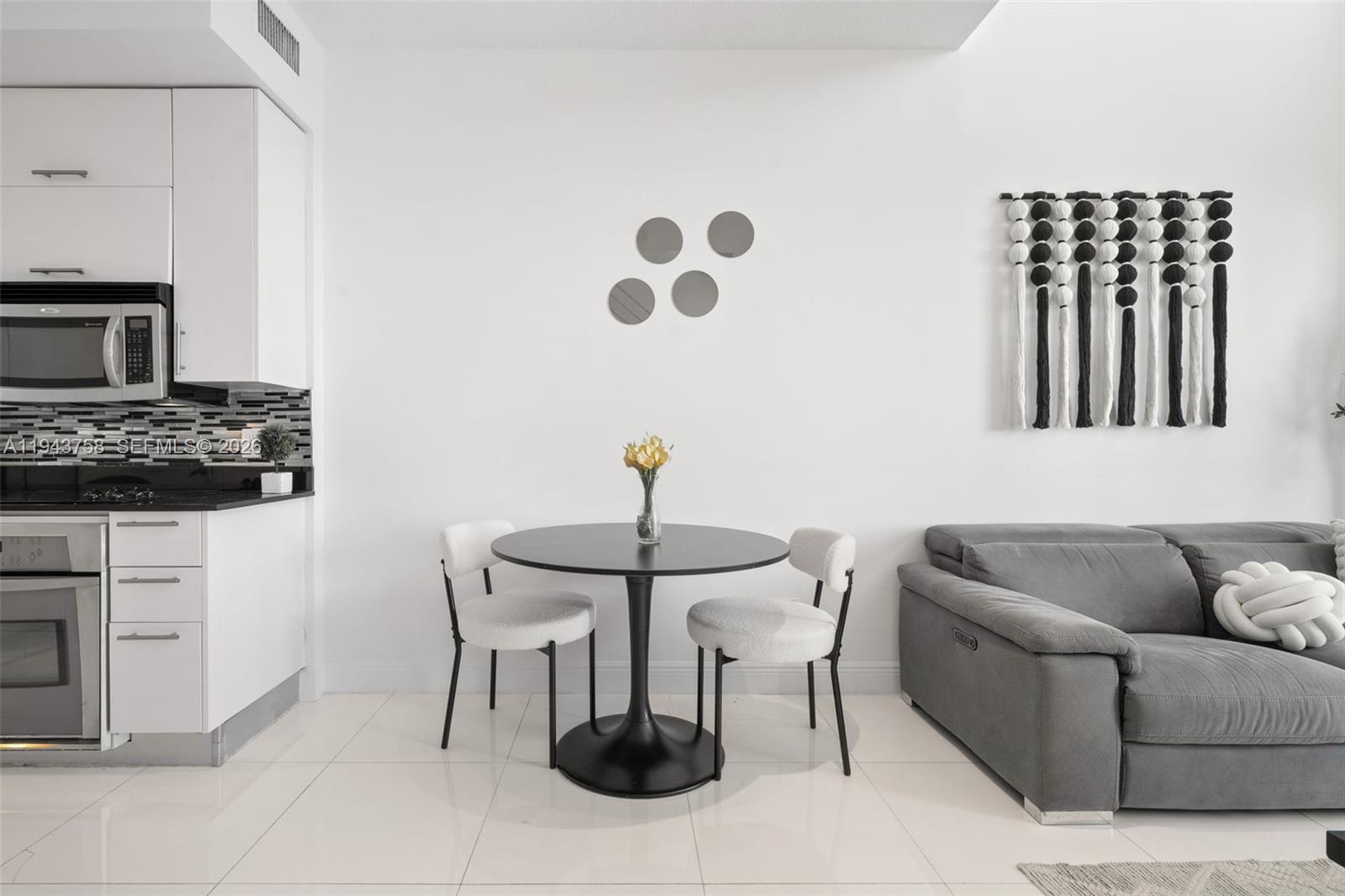 60 SW 13th St #2812, Miami FL 33130
