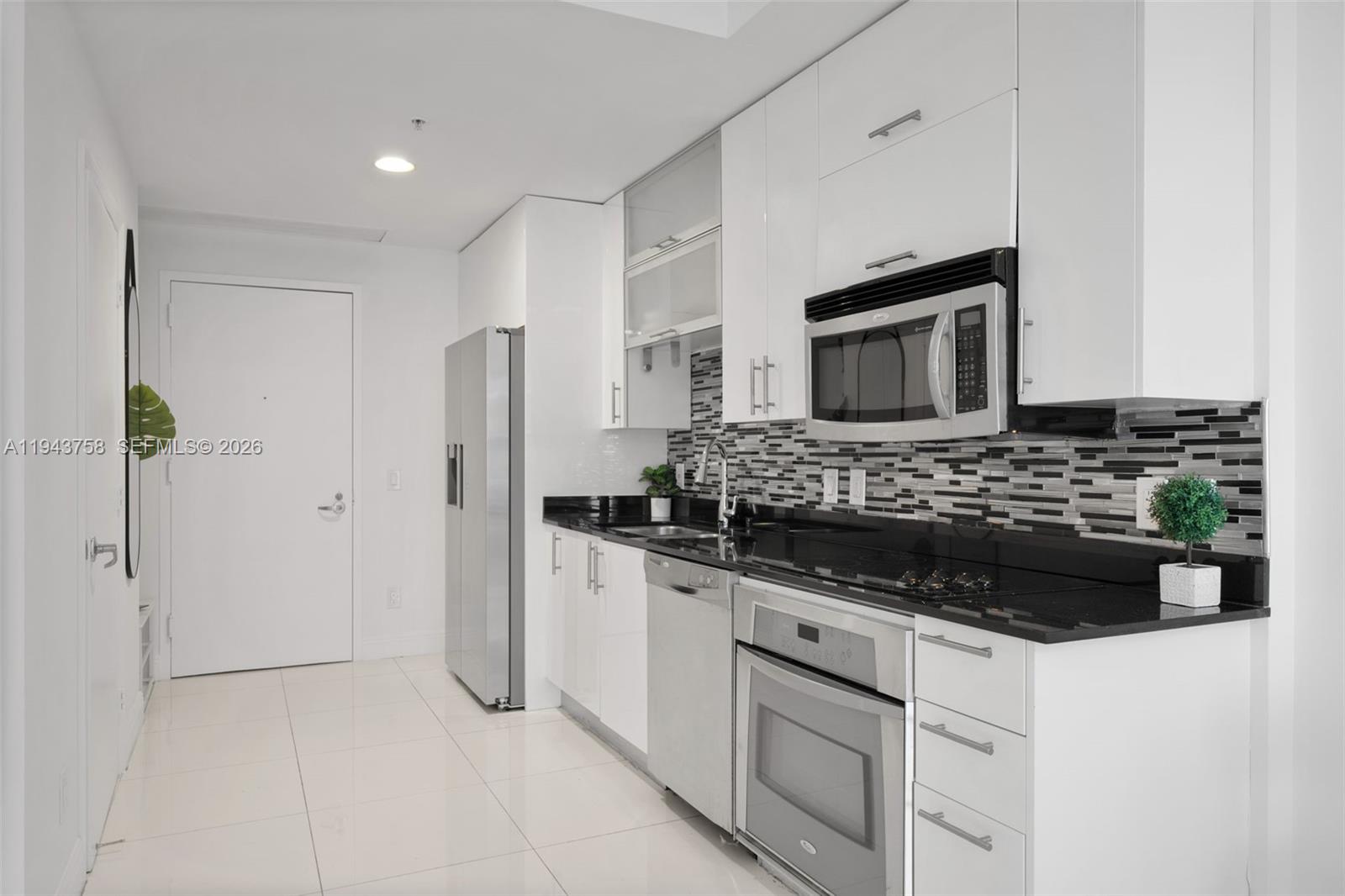 60 SW 13th St #2812, Miami FL 33130