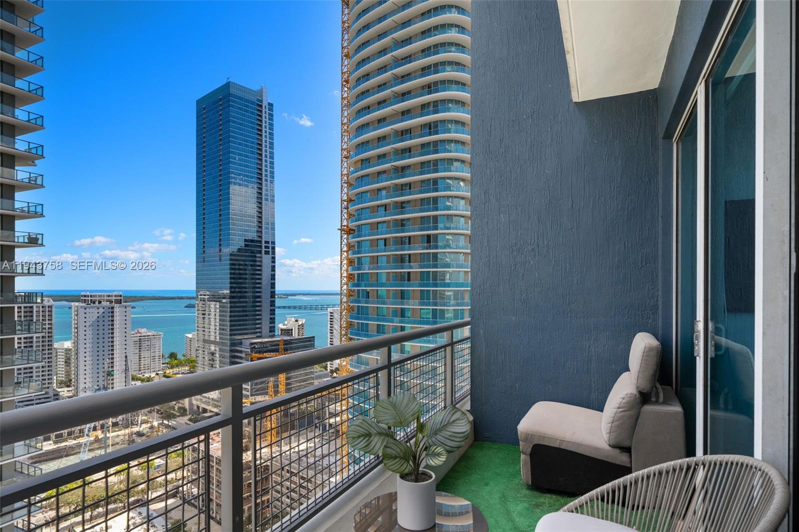 60 SW 13th St #2812, Miami FL 33130