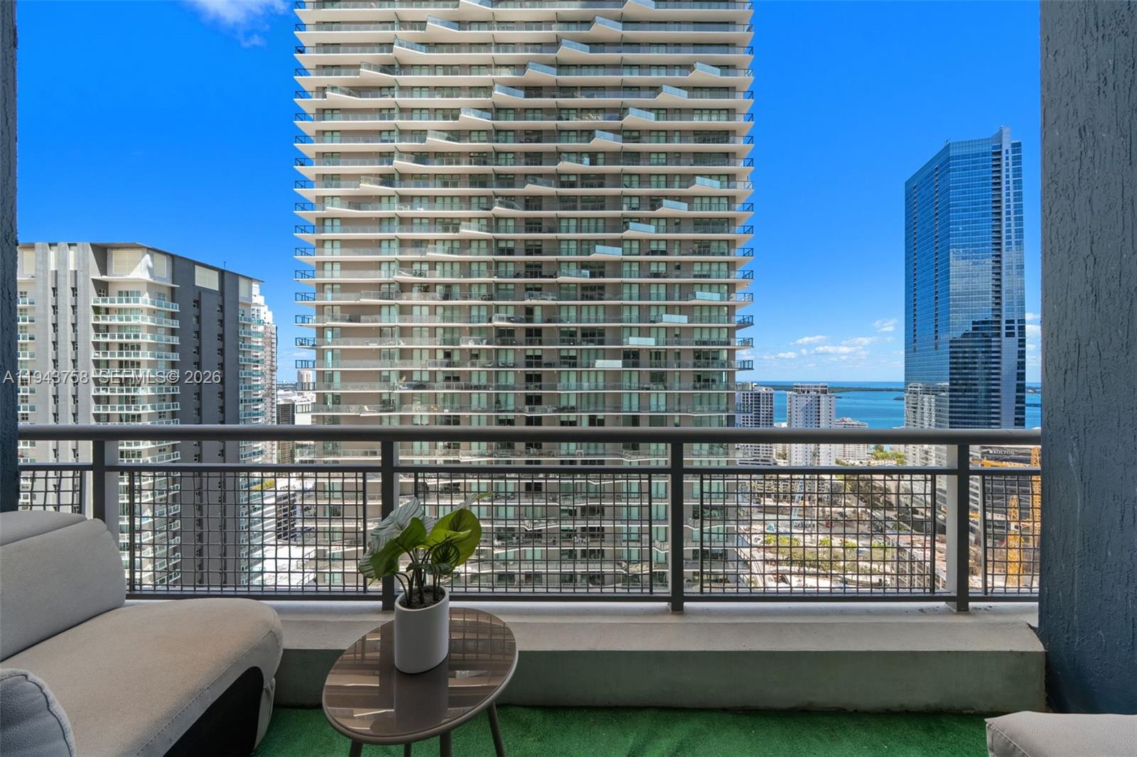60 SW 13th St #2812, Miami FL 33130