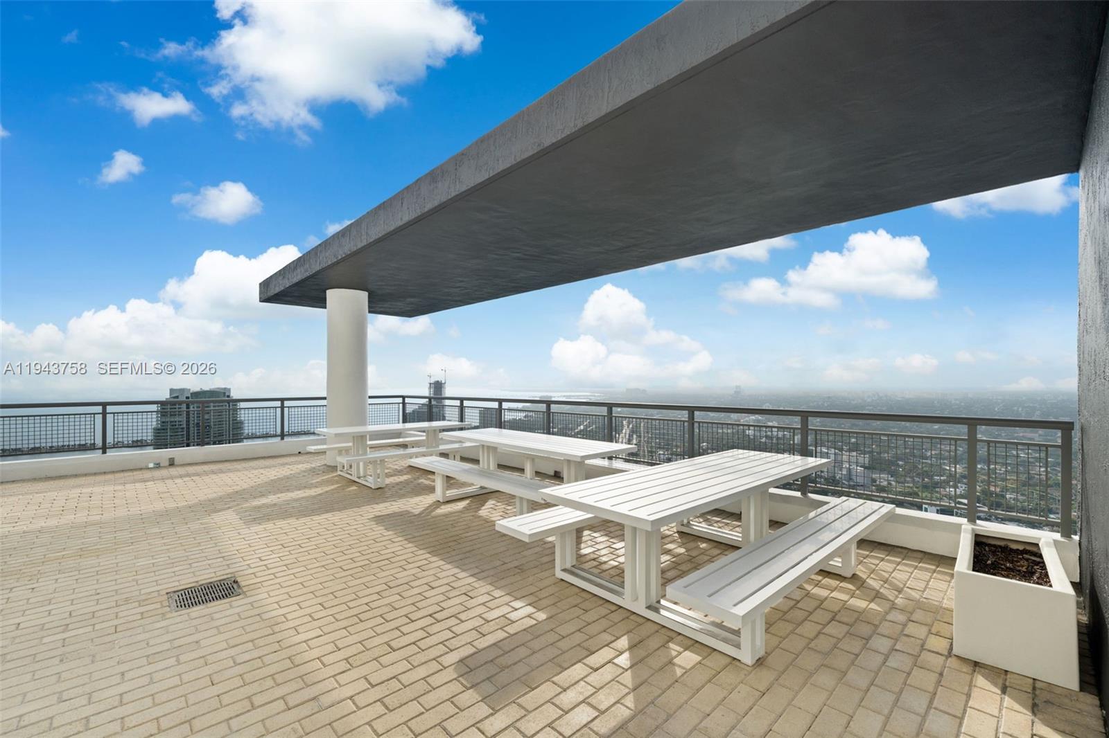 60 SW 13th St #2812, Miami FL 33130