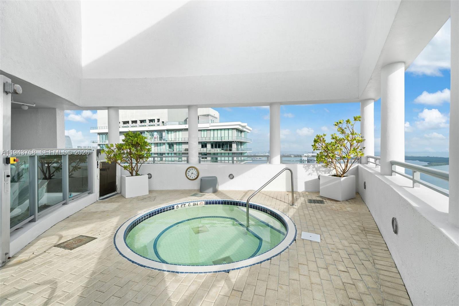 60 SW 13th St #2812, Miami FL 33130