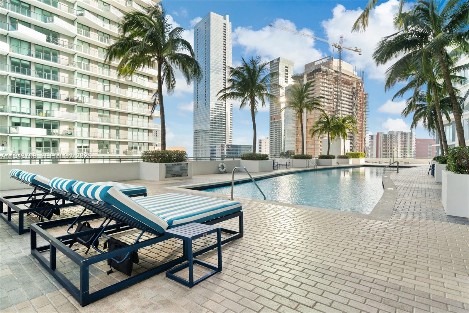 60 SW 13th St #2812, Miami FL 33130