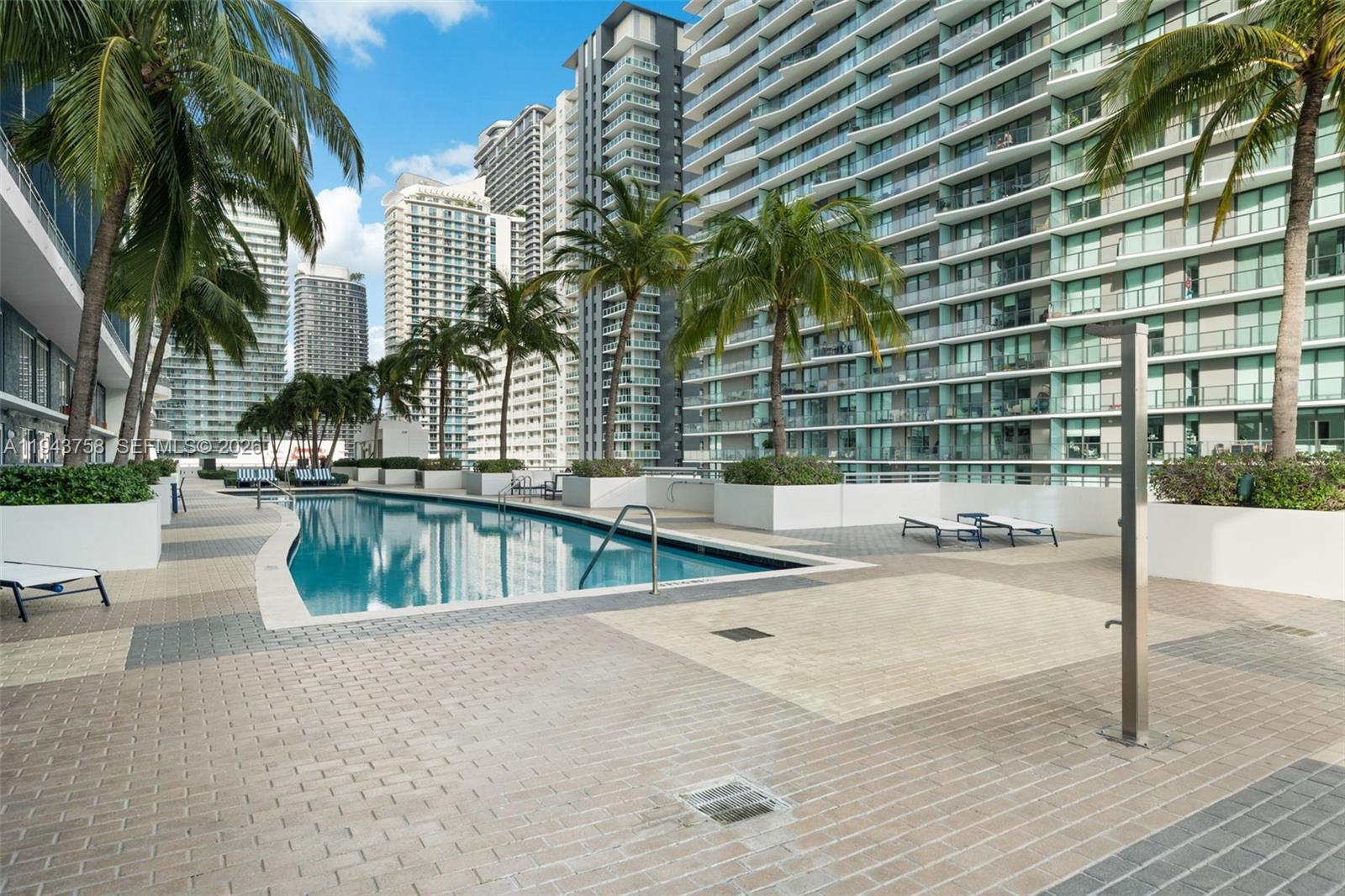 60 SW 13th St #2812, Miami FL 33130