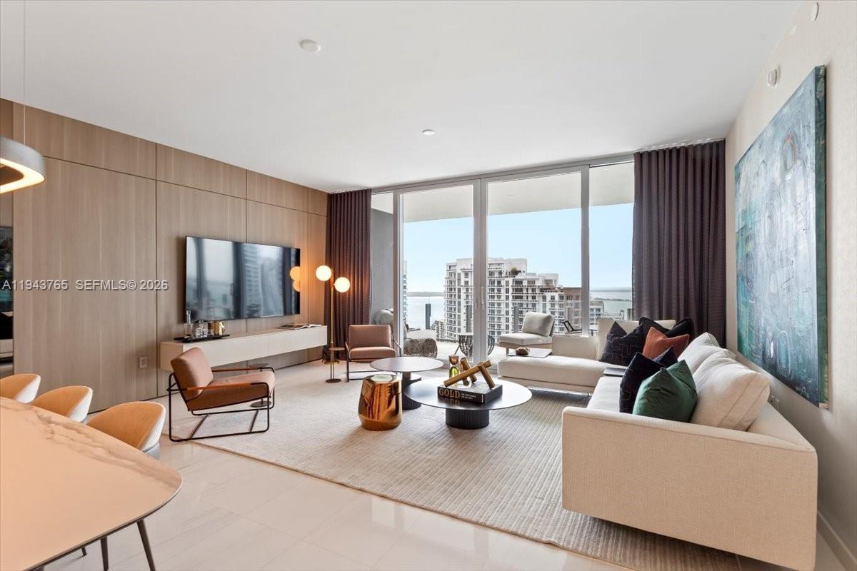 300 Biscayne Blvd Way #3403, Miami FL 33131