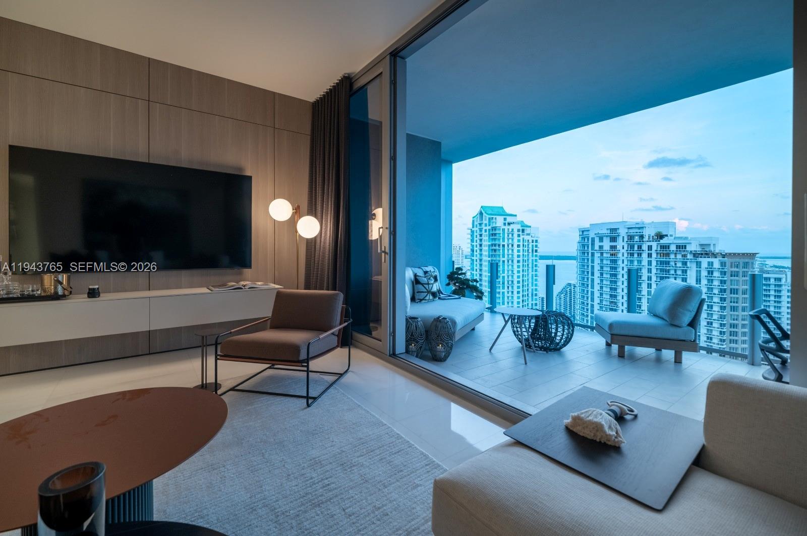 300 Biscayne Blvd Way #3403, Miami FL 33131