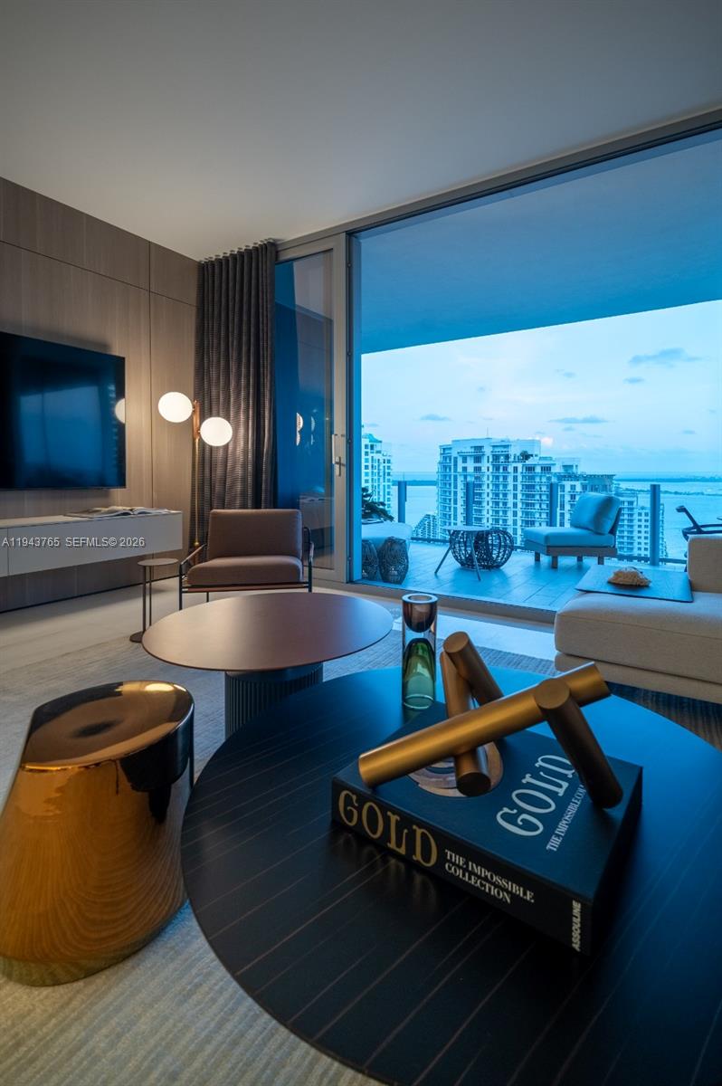 300 Biscayne Blvd Way #3403, Miami FL 33131
