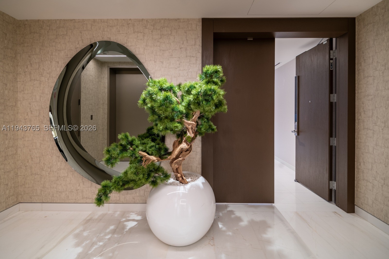 300 Biscayne Blvd Way #3403, Miami FL 33131