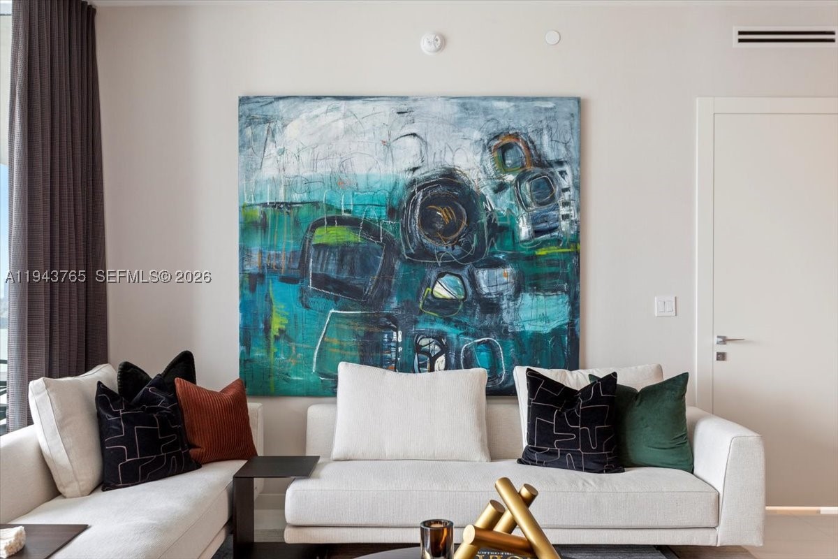 300 Biscayne Blvd Way #3403, Miami FL 33131