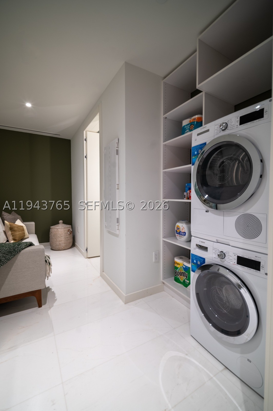 300 Biscayne Blvd Way #3403, Miami FL 33131