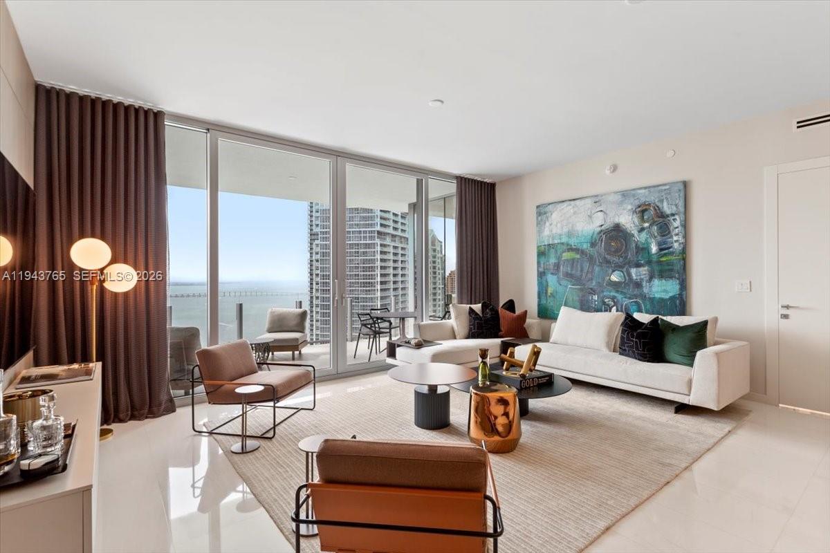 300 Biscayne Blvd Way #3403, Miami FL 33131