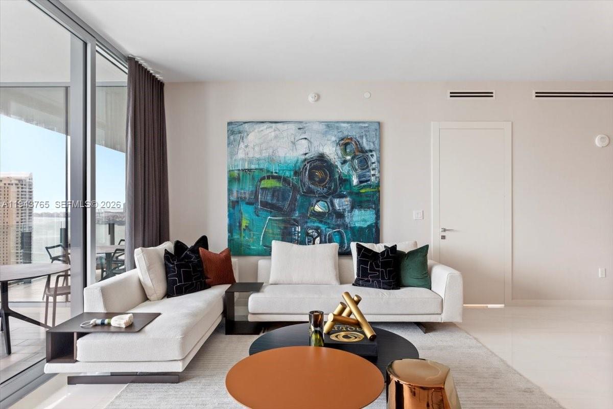 300 Biscayne Blvd Way #3403, Miami FL 33131