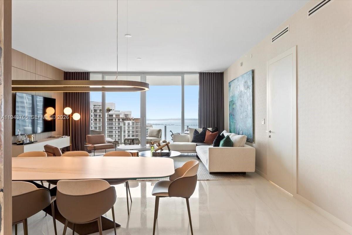300 Biscayne Blvd Way #3403, Miami FL 33131