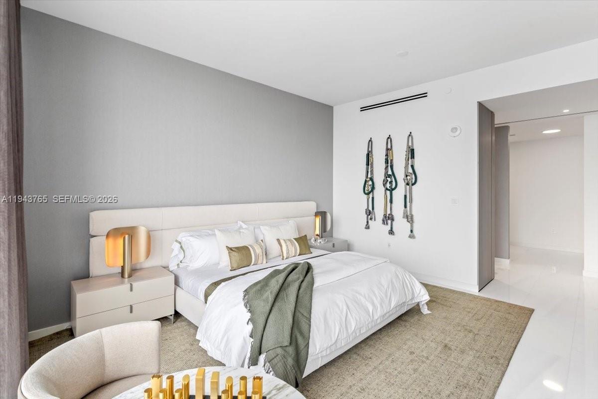 300 Biscayne Blvd Way #3403, Miami FL 33131