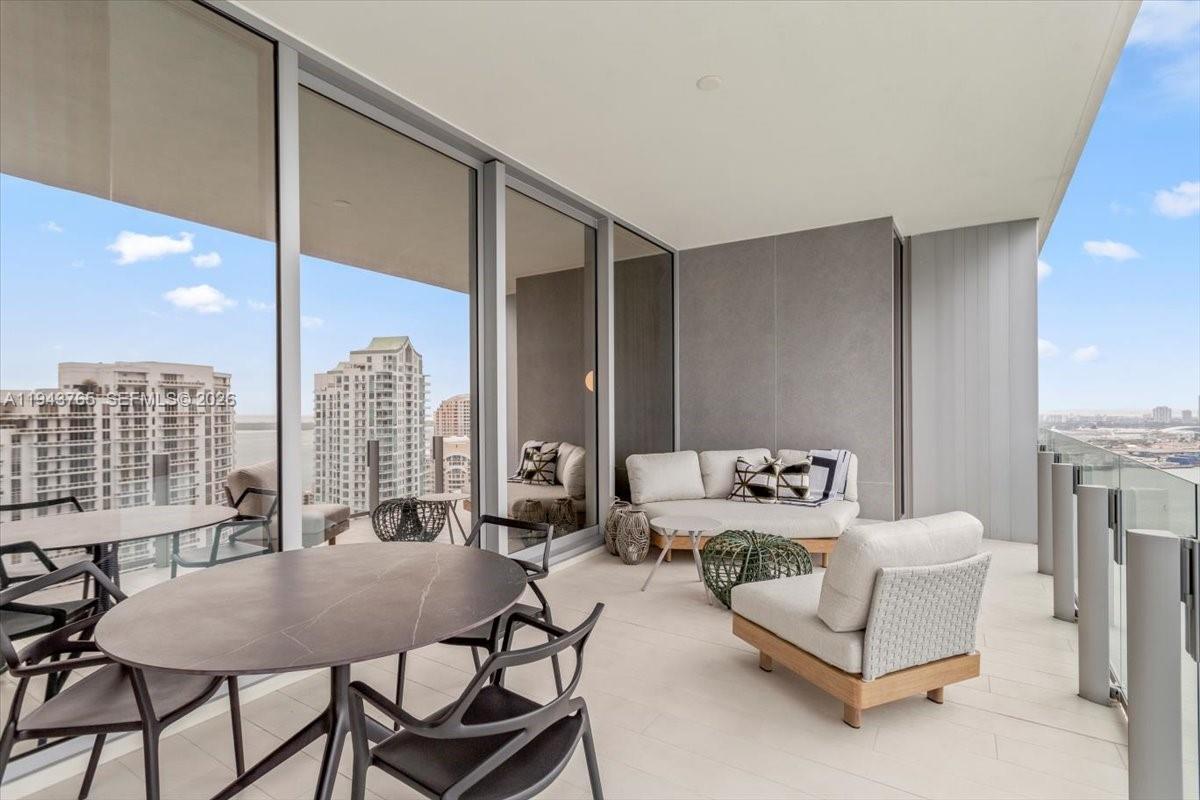 300 Biscayne Blvd Way #3403, Miami FL 33131