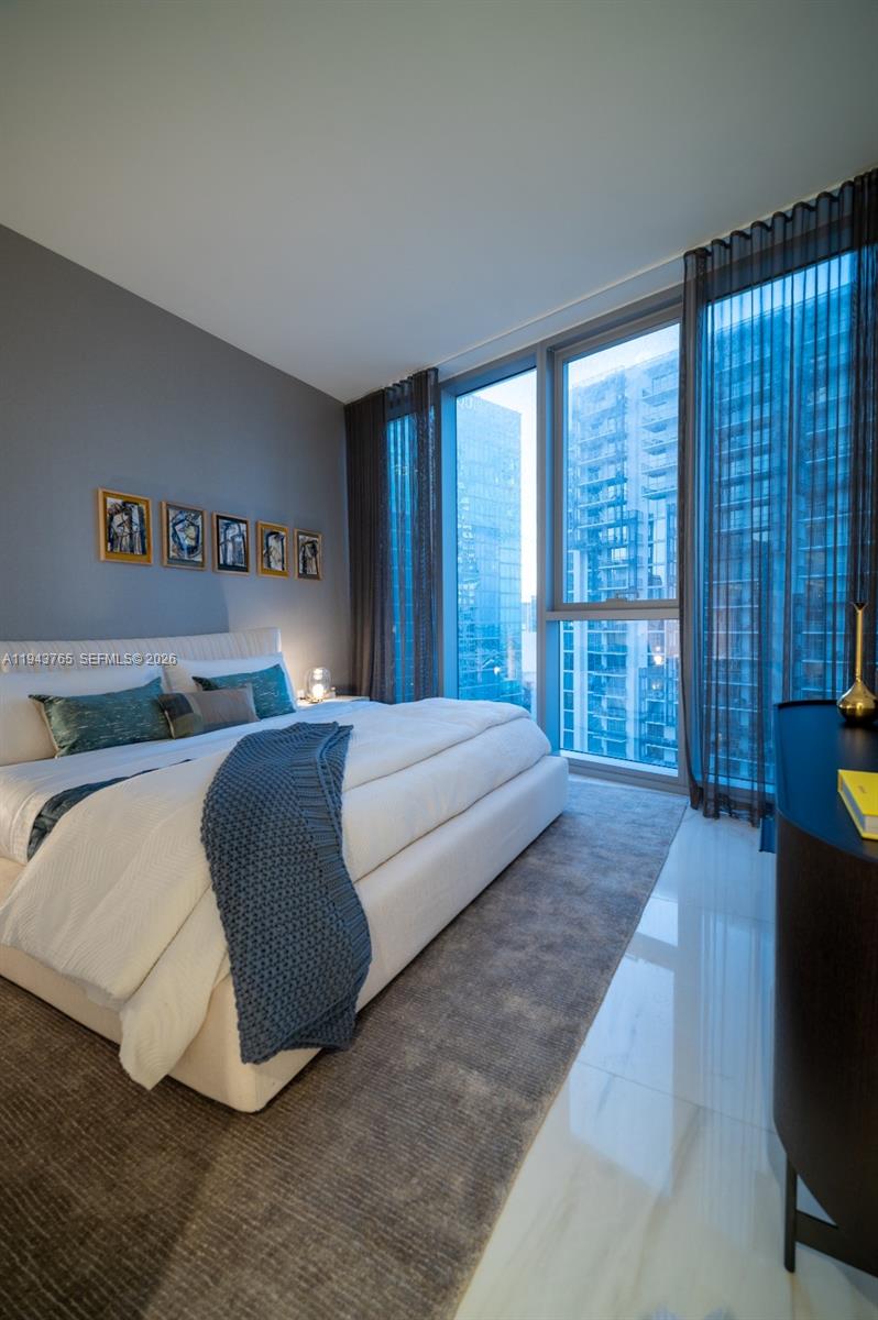300 Biscayne Blvd Way #3403, Miami FL 33131