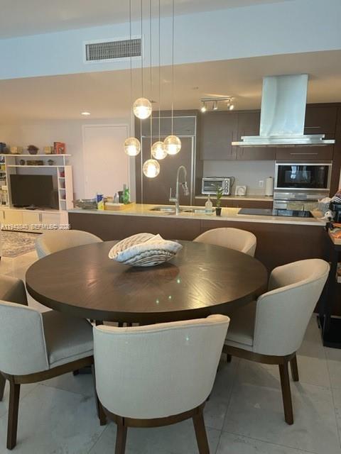 465 BRICKELL AVE #818, Miami FL 33131