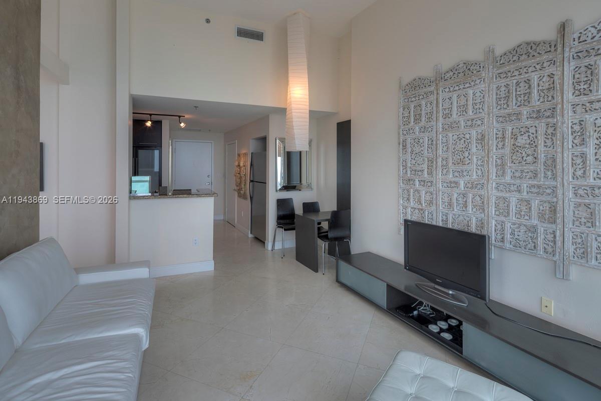 6515 Collins Ave #1804, Miami Beach FL 33141