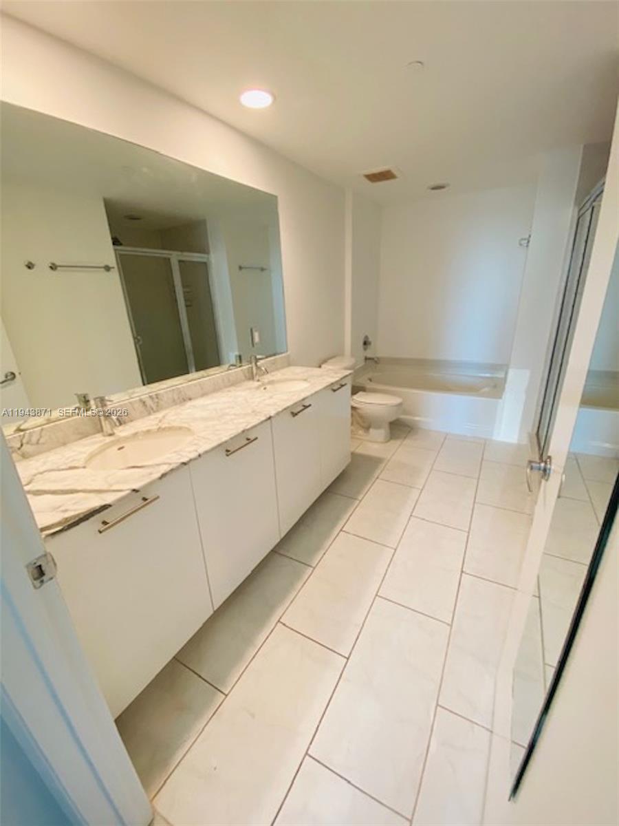 951 Brickell Ave #3305, Miami FL 33131