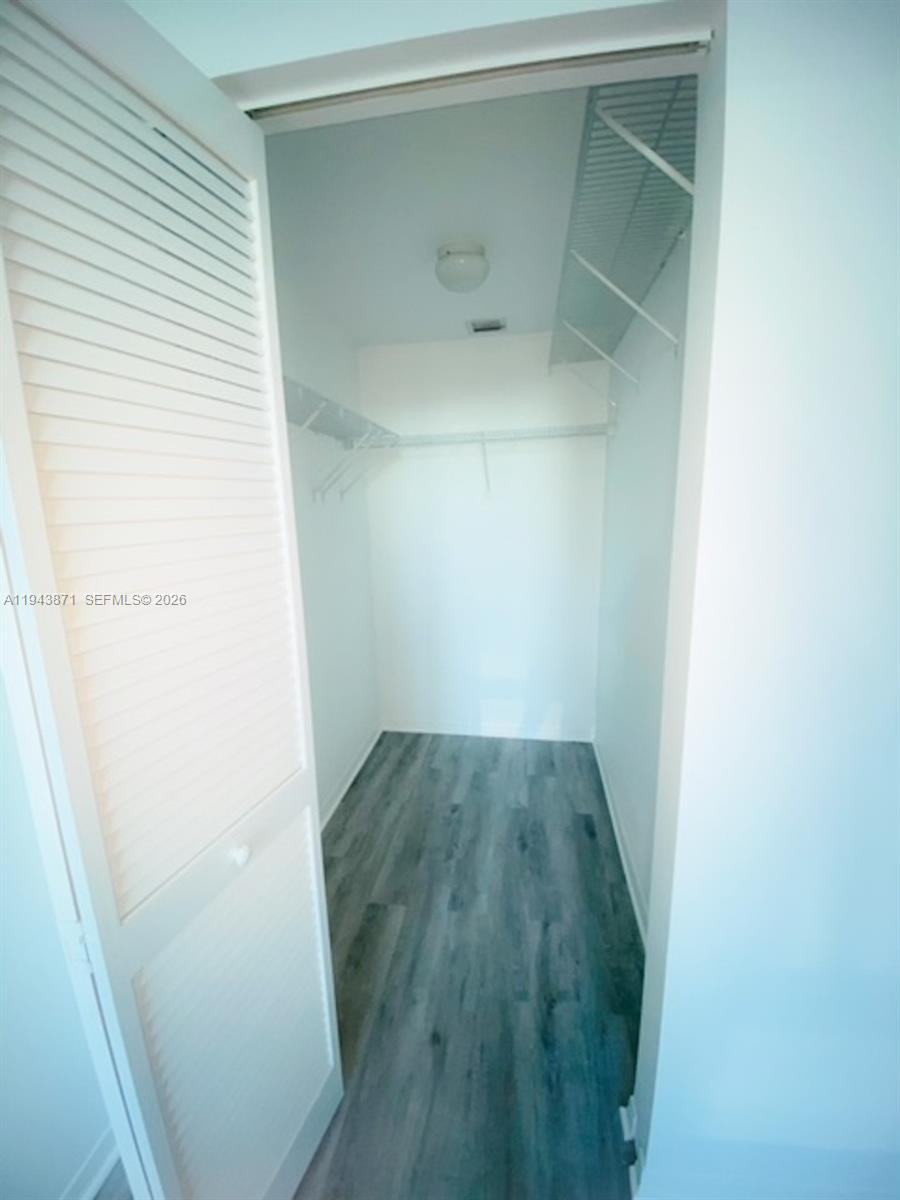 951 Brickell Ave #3305, Miami FL 33131