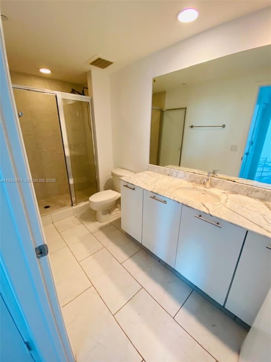 951 Brickell Ave #3305, Miami FL 33131