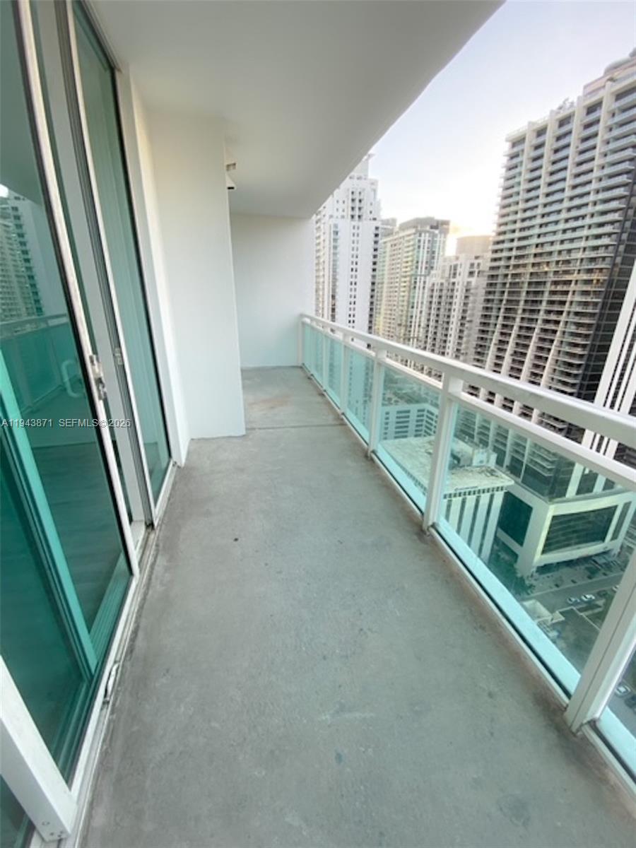 951 Brickell Ave #3305, Miami FL 33131