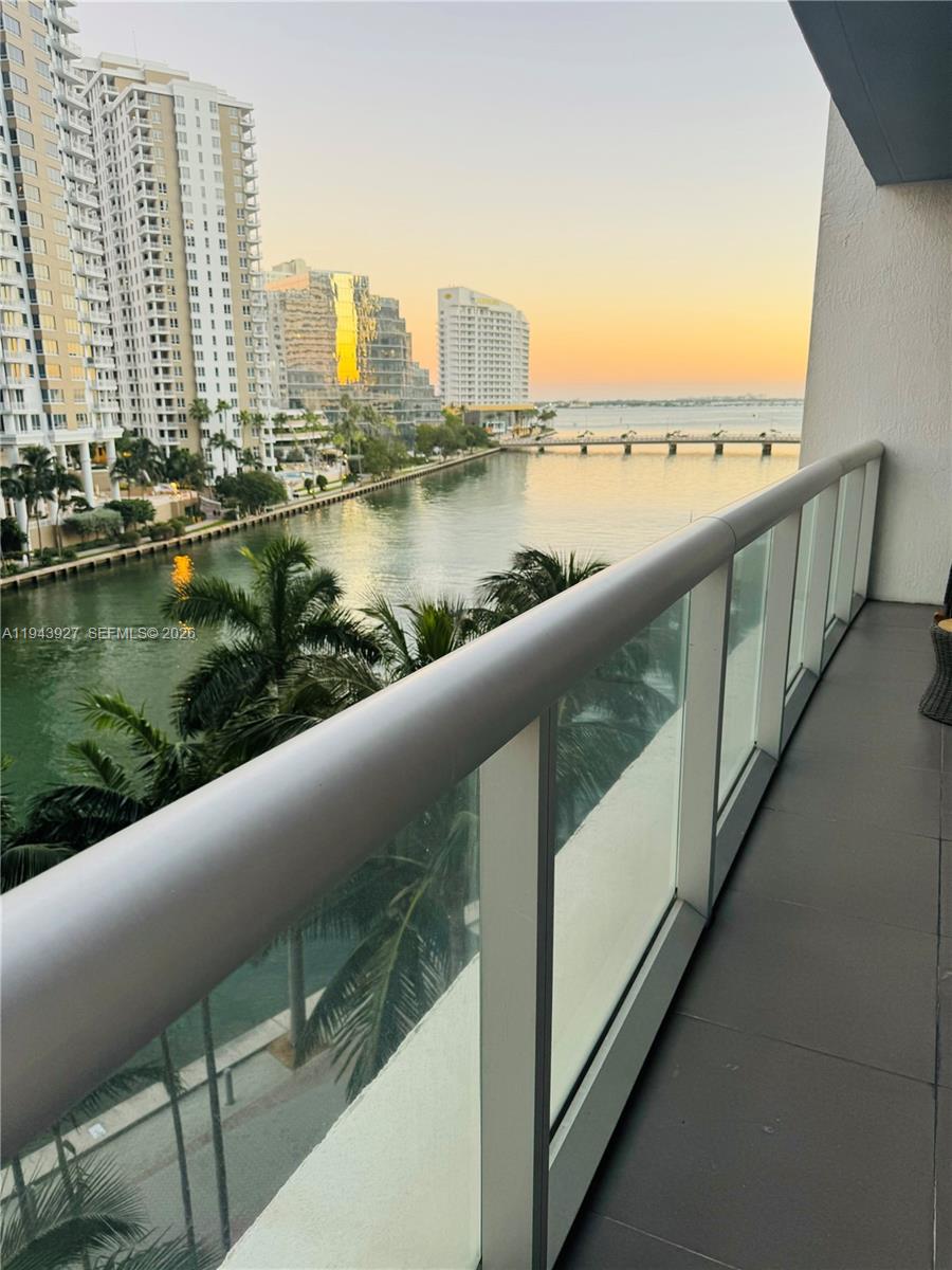 465 Brickell Ave #618, Miami FL 33131