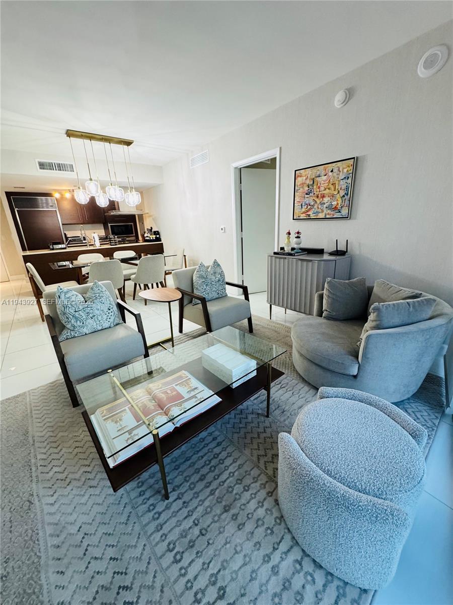 465 Brickell Ave #618, Miami FL 33131