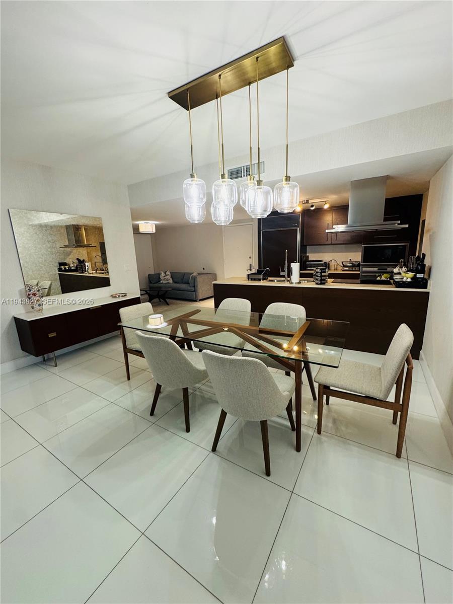465 Brickell Ave #618, Miami FL 33131