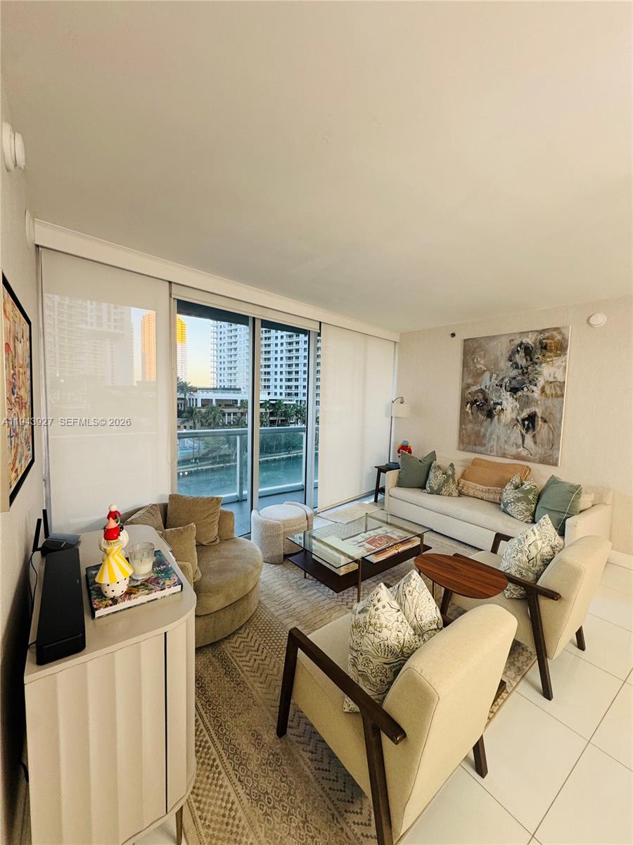 465 Brickell Ave #618, Miami FL 33131