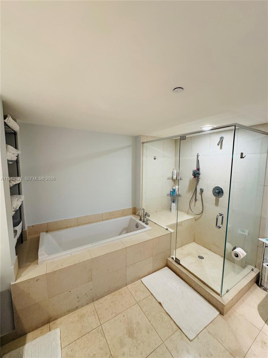 465 Brickell Ave #618, Miami FL 33131