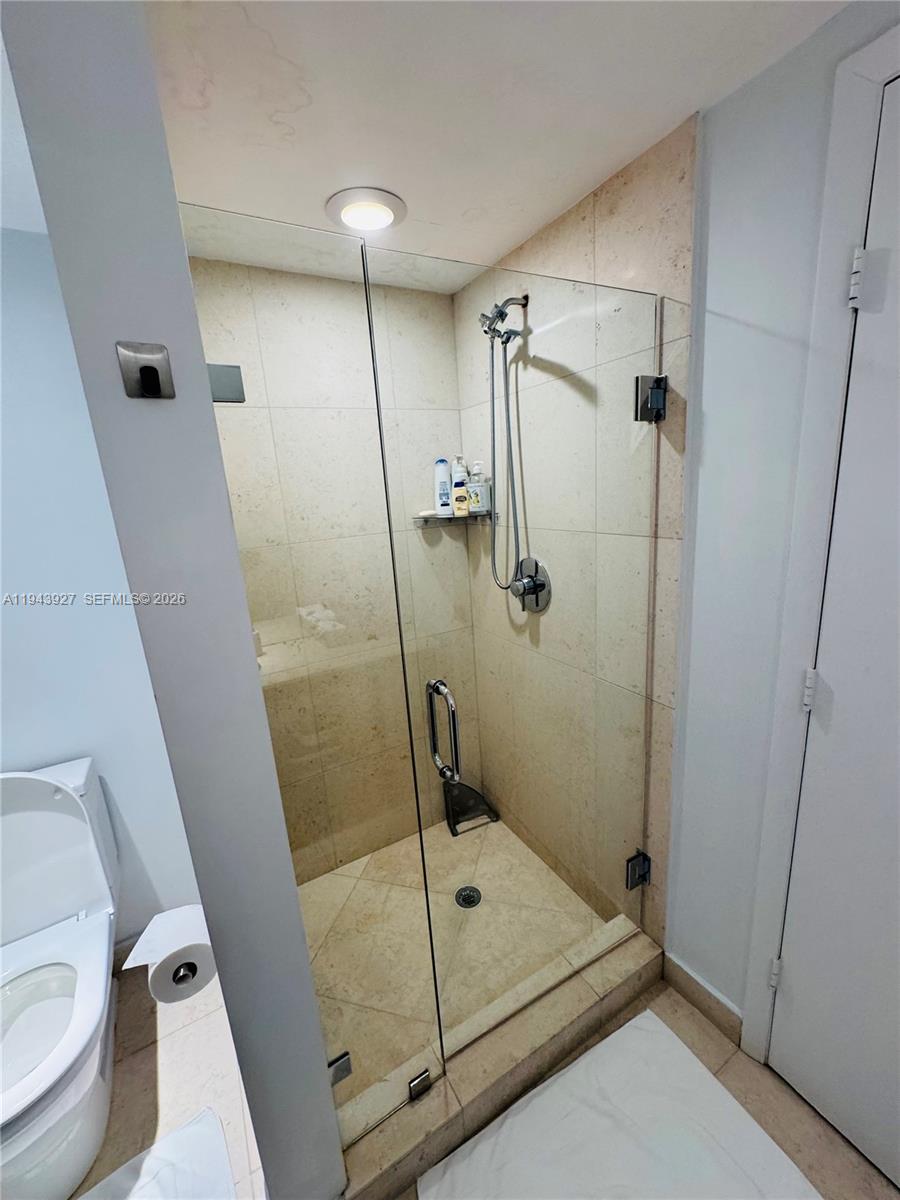 465 Brickell Ave #618, Miami FL 33131