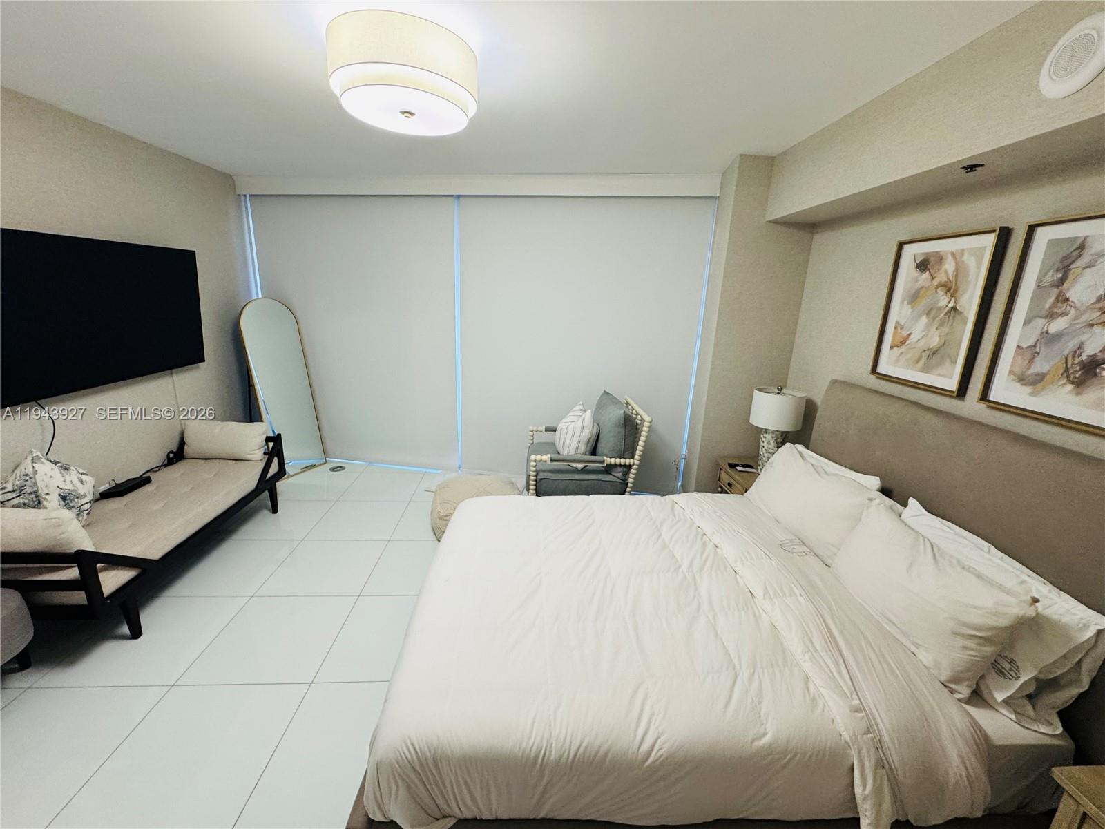 465 Brickell Ave #618, Miami FL 33131
