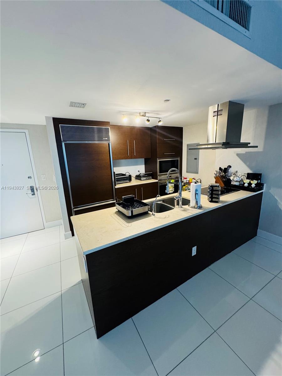 465 Brickell Ave #618, Miami FL 33131