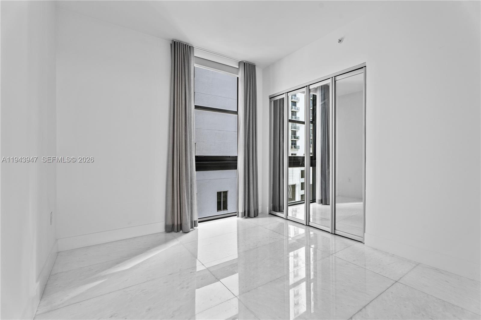 1010 Brickell Ave #1405, Miami FL 33131