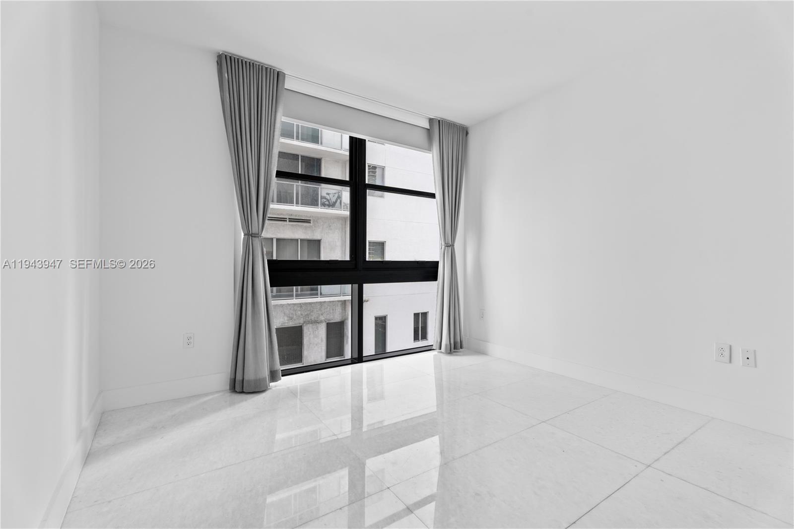 1010 Brickell Ave #1405, Miami FL 33131