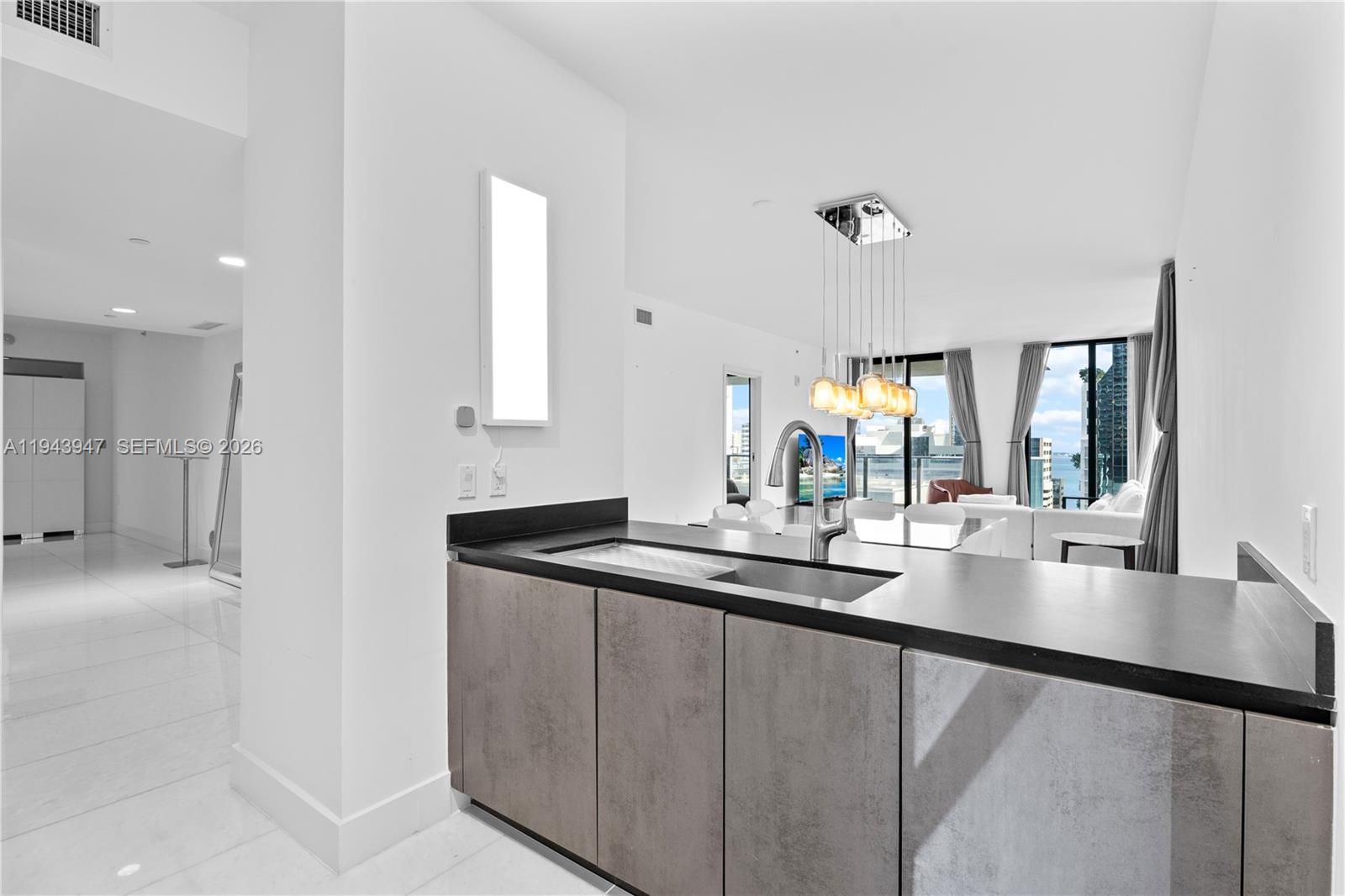 1010 Brickell Ave #1405, Miami FL 33131