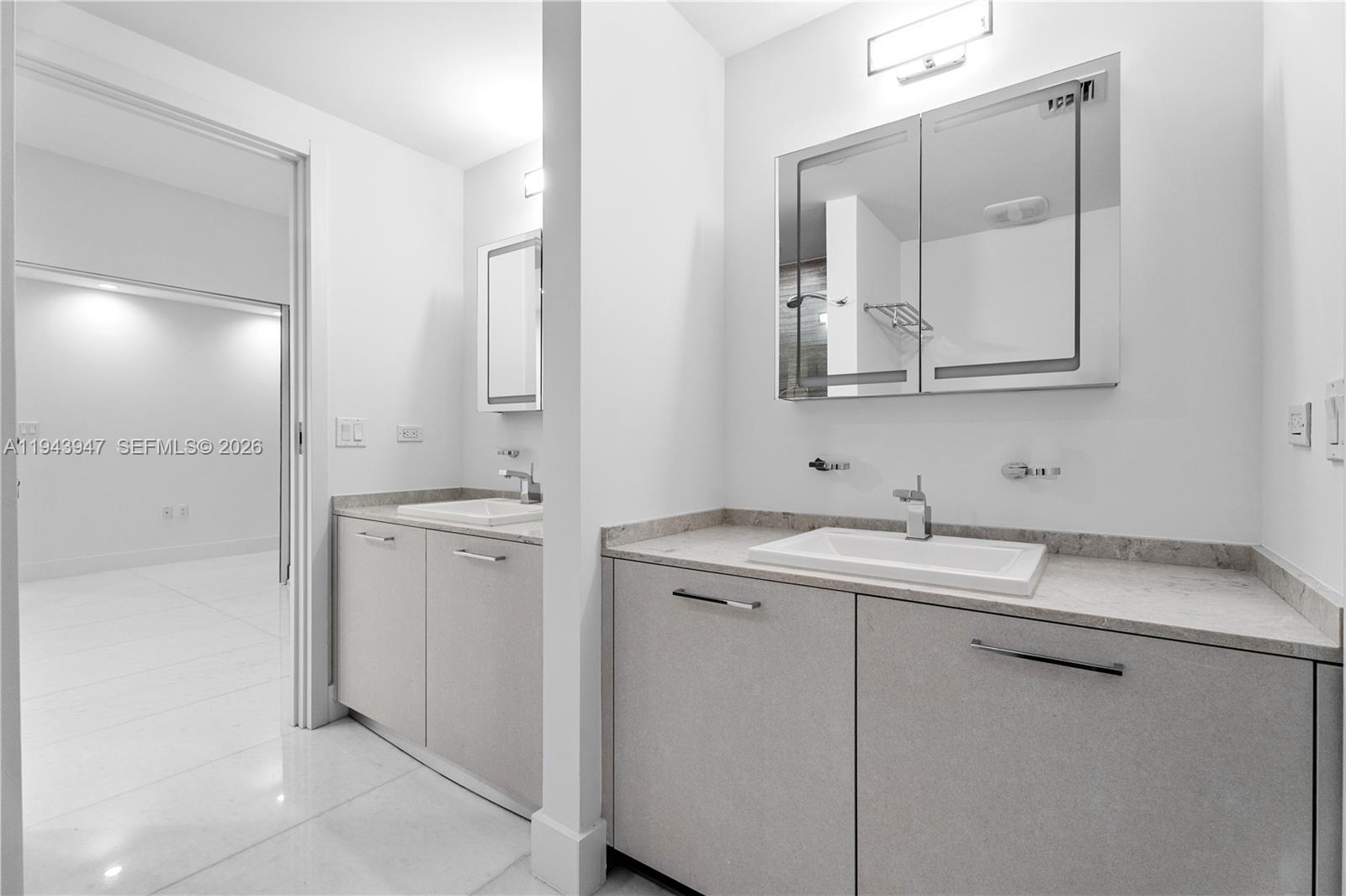 1010 Brickell Ave #1405, Miami FL 33131