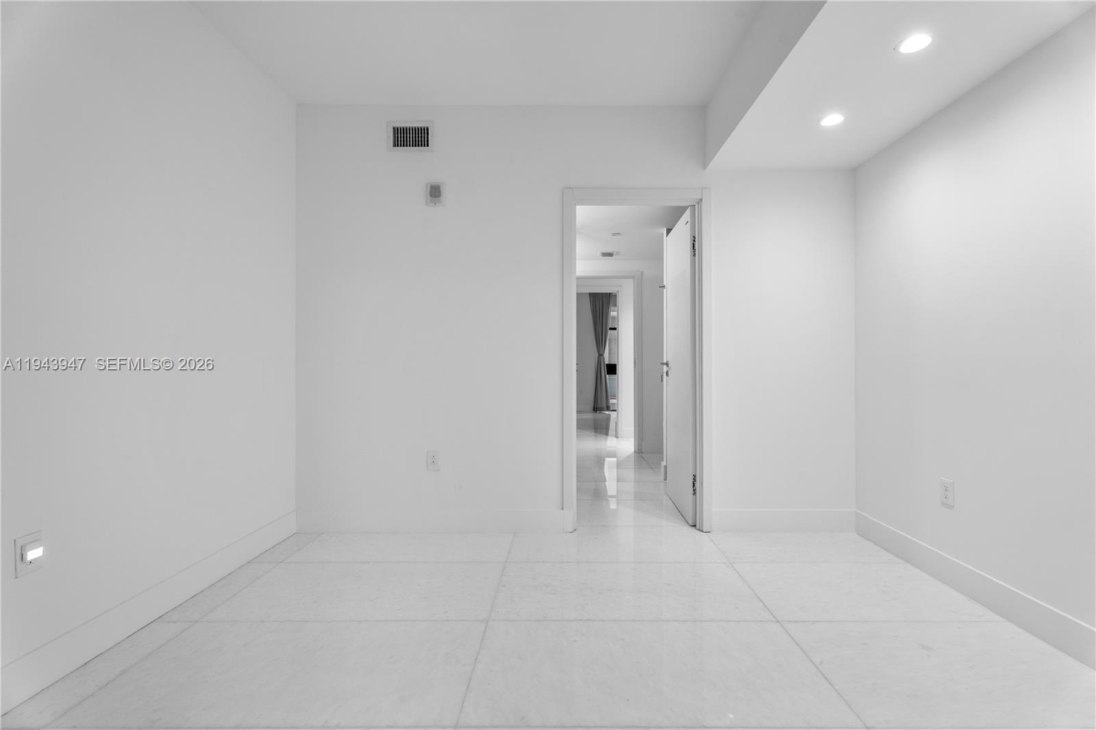 1010 Brickell Ave #1405, Miami FL 33131